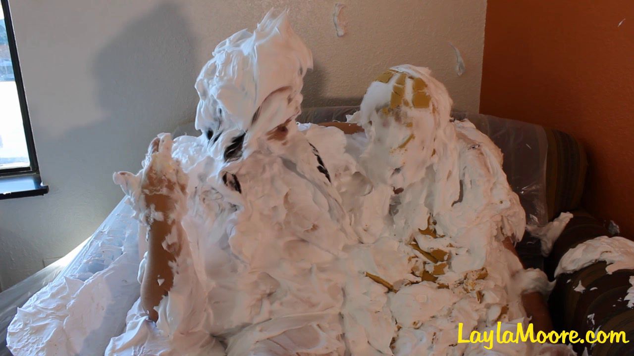 super-sloppy-messy-session-with-layla-mo